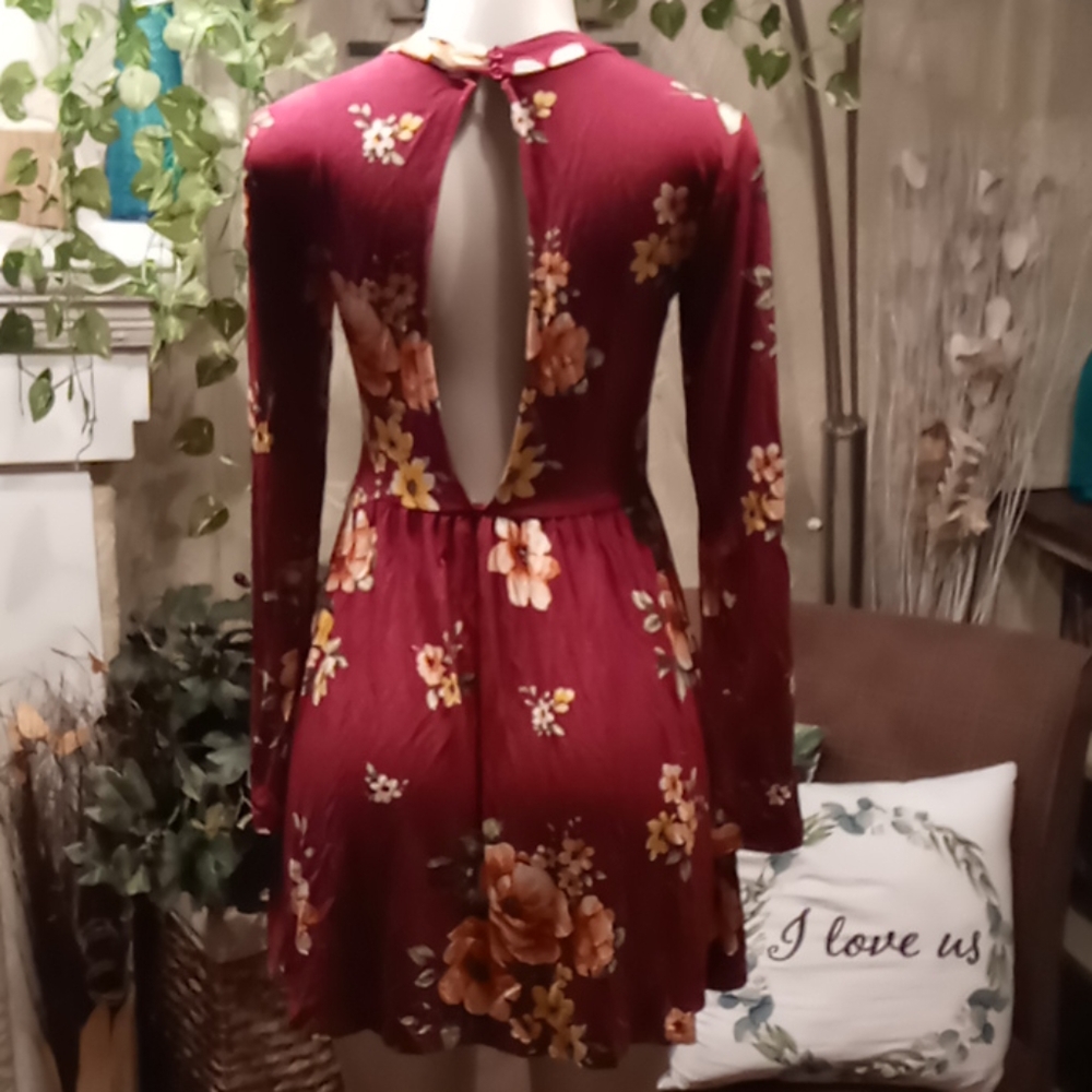 Dress - Picture 3 of 3